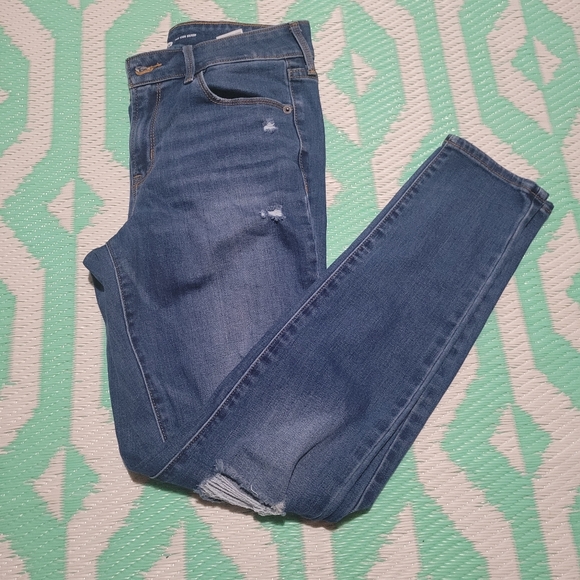 Old navy womans size 6 jean - Picture 2 of 4